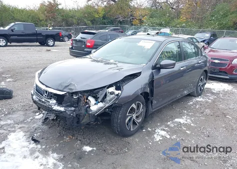 2017 Honda Accord Lx z USA, uszkodzony, nr VIN 1HGCR2F38HA195644
